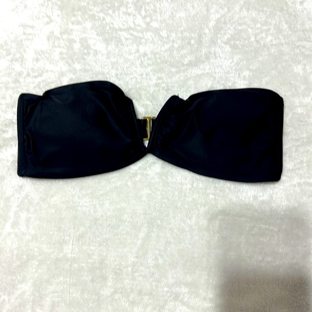 NWT ANDIE  -The Scala Bikini Top Removable Cups Strapless V Neck
